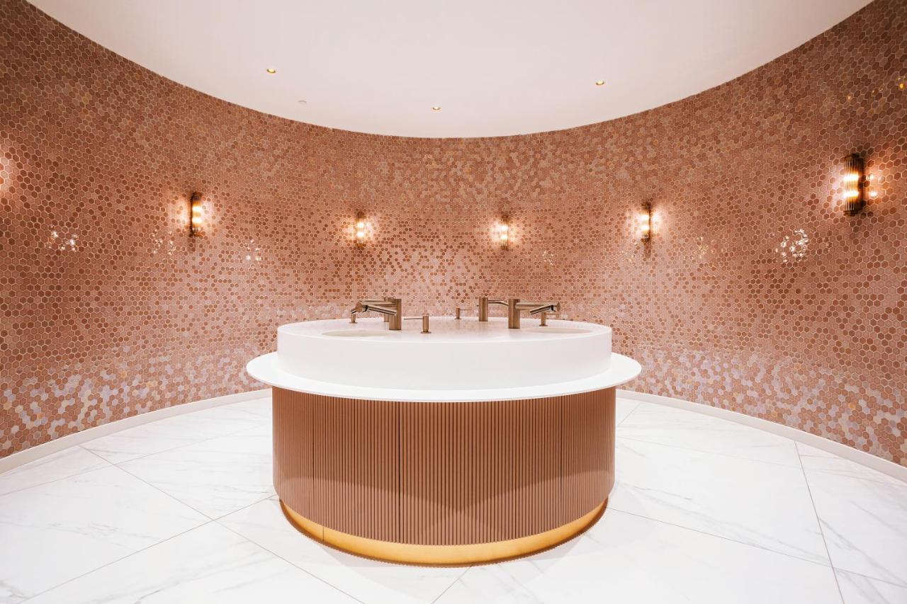 Van Der Valk Hotel Schiedam Bagian luar foto
