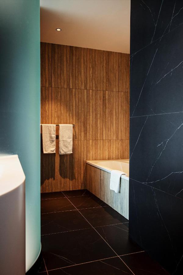Van Der Valk Hotel Schiedam Bagian luar foto
